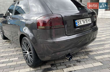 Хетчбек Audi A3 2004 в 