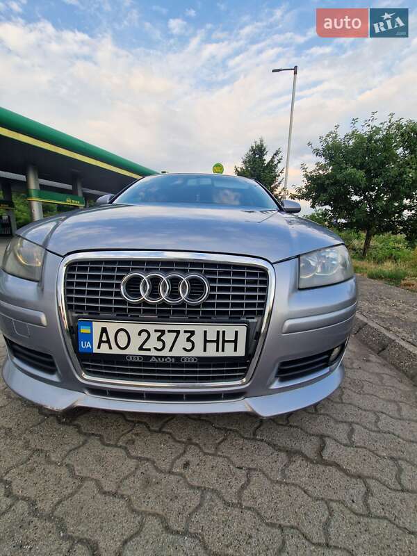 Хэтчбек Audi A3 2006 в 