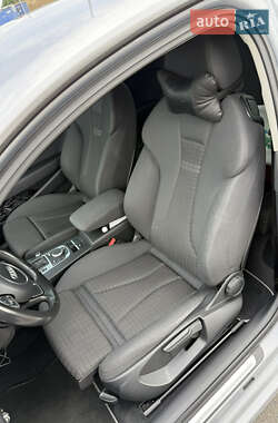 Хэтчбек Audi A3 2015 в 