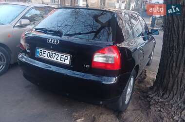 Хэтчбек Audi A3 2001 в 