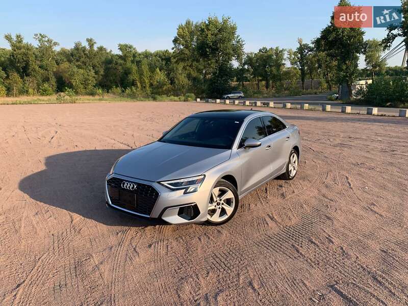 Седан Audi A3 2022 в 