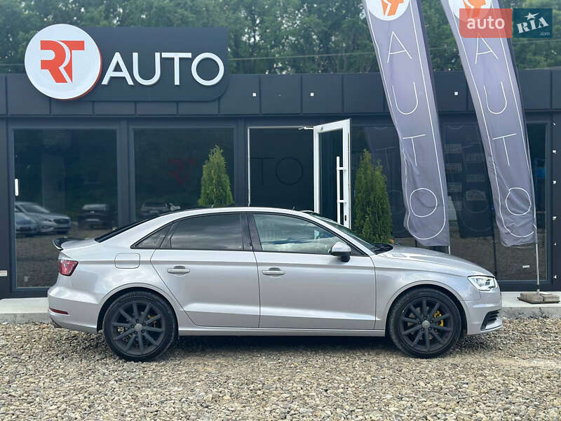 Седан Audi A3 2015 в Львове