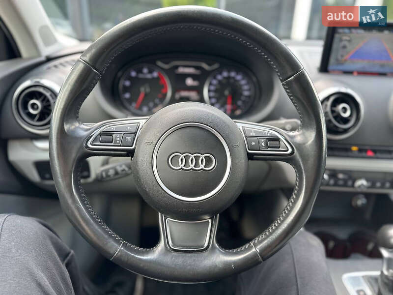 Седан Audi A3 2015 в Львове