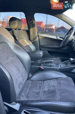 Хэтчбек Audi A3 2011 в 