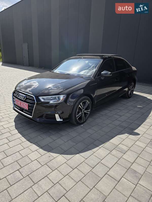 Седан Audi A3 2017 в 