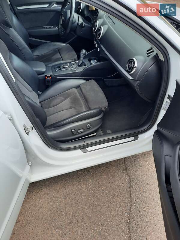 Хэтчбек Audi A3 2016 в Кривом Роге фото 5 Хэтчбек Audi A3 2016 в Кривом Роге