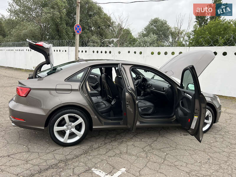 Седан Audi A3 2015 в Киеве