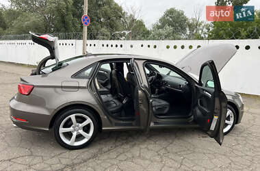 Седан Audi A3 2015 в 