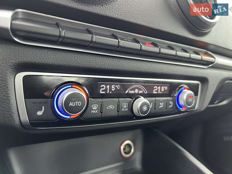 Седан Audi A3 2015 в Киеве