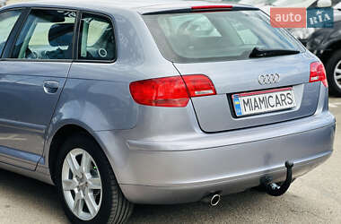 Хэтчбек Audi A3 2004 в 