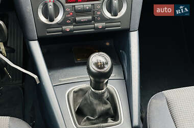 Хэтчбек Audi A3 2004 в 