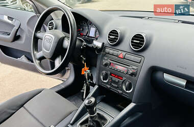 Хэтчбек Audi A3 2004 в 