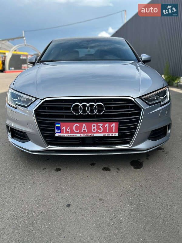 Седан Audi A3 2016 в 