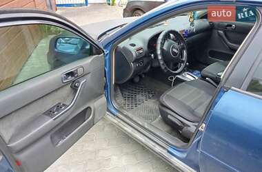 Хэтчбек Audi A3 2001 в 