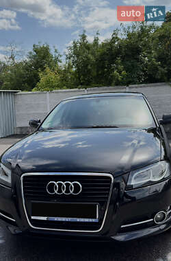 Хэтчбек Audi A3 2011 в 