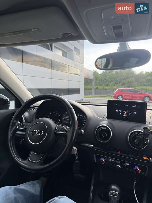 Седан Audi A3 2015 в Львове