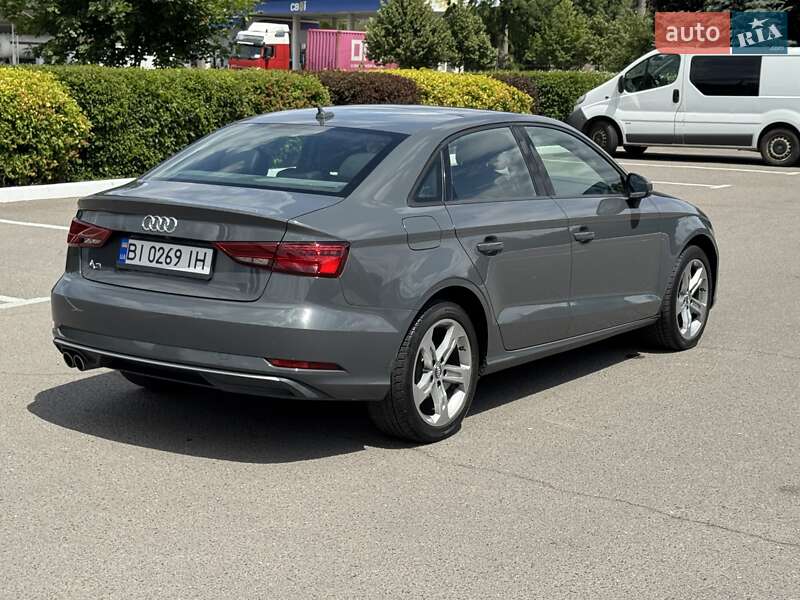Седан Audi A3 2017 в Полтаве