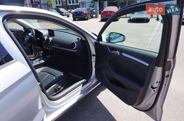 Седан Audi A3 2016 в 
