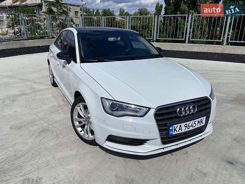 Седан Audi A3 2016 в 