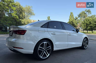 Седан Audi A3 2018 в Запорожье