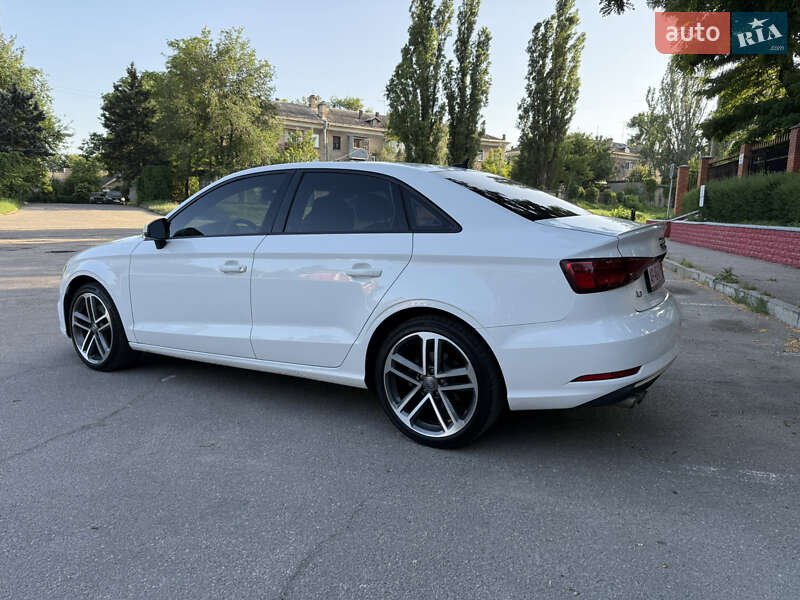Седан Audi A3 2018 в Запорожье