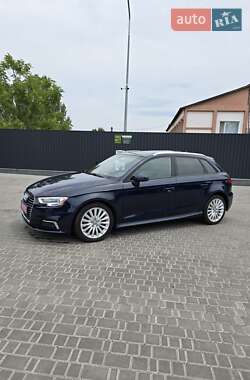 Хэтчбек Audi A3 2017 в 