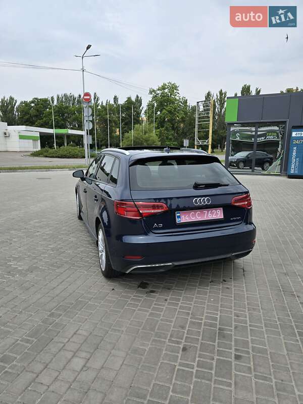 Хэтчбек Audi A3 2017 в Кропивницком