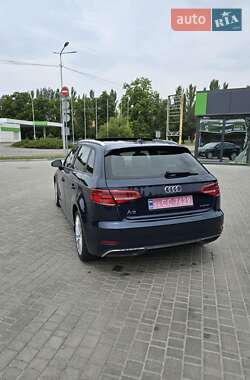 Хэтчбек Audi A3 2017 в 