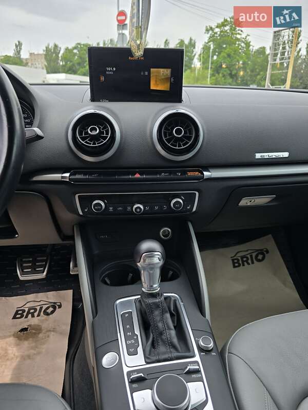 Хэтчбек Audi A3 2017 в Кропивницком