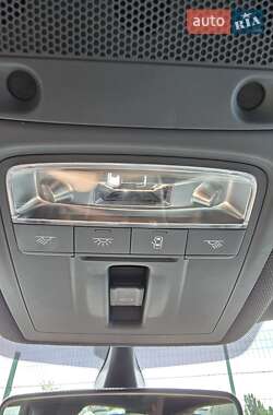 Хэтчбек Audi A3 2017 в 