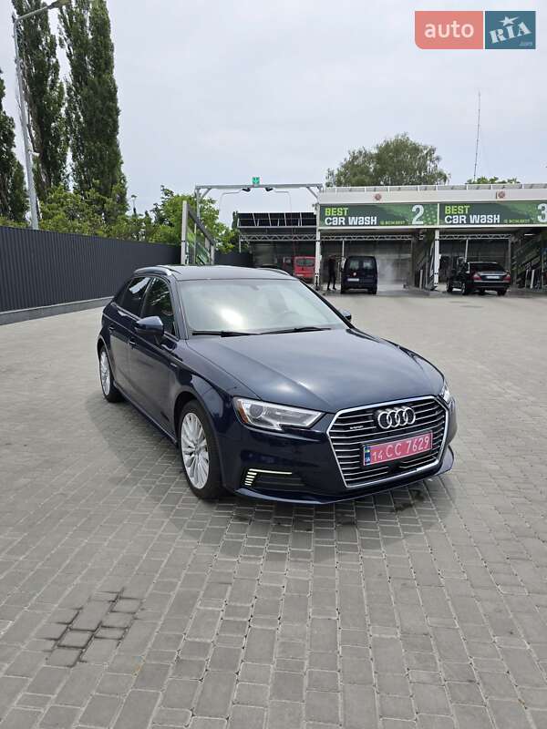 Хэтчбек Audi A3 2017 в Кропивницком