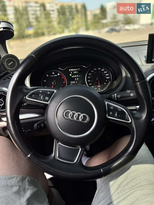 Седан Audi A3 2015 в Николаеве