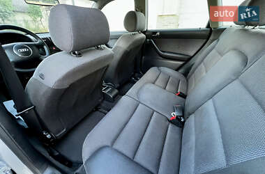 Хэтчбек Audi A3 2001 в 