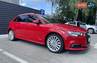 Хэтчбек Audi A3 2016 в Киеве