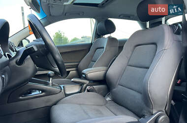 Хэтчбек Audi A3 2004 в 