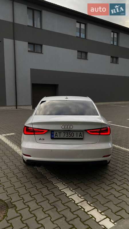 Седан Audi A3 2015 в Ивано-Франковске