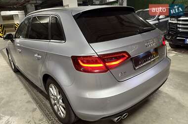 Хэтчбек Audi A3 2016 в 