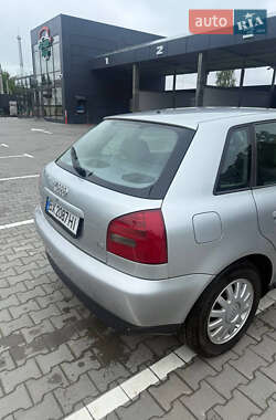 Хетчбек Audi A3 1999 в 