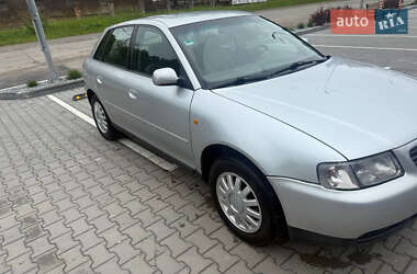 Хетчбек Audi A3 1999 в 