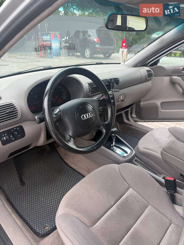 Хэтчбек Audi A3 1999 в Виньковцах