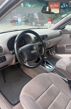 Хетчбек Audi A3 1999 в 
