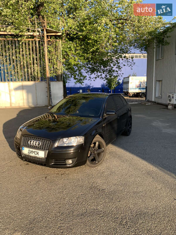 Хэтчбек Audi A3 2006 в 