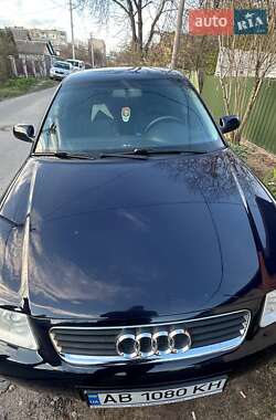 Хэтчбек Audi A3 2003 в 