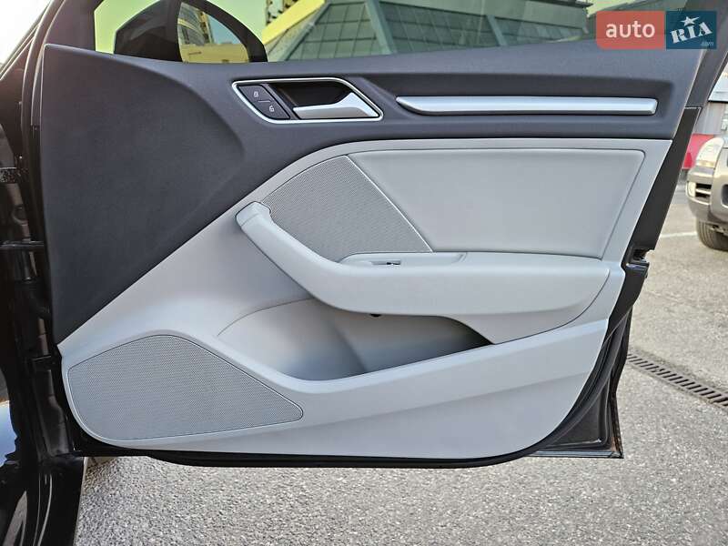 Седан Audi A3 2016 в Днепре