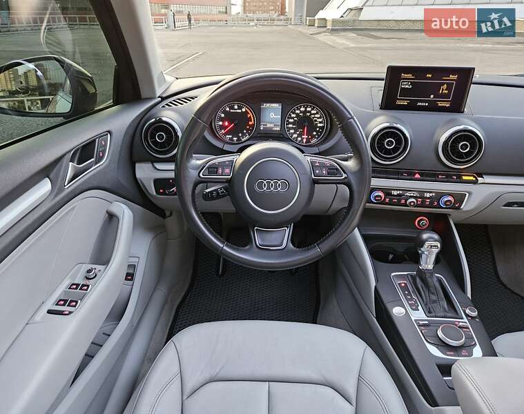 Седан Audi A3 2016 в Днепре