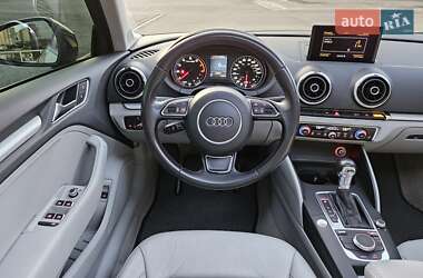 Седан Audi A3 2016 в 