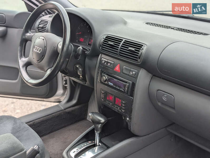 Хэтчбек Audi A3 2000 в Дубно