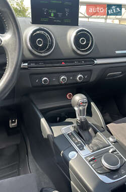 Хэтчбек Audi A3 2016 в 