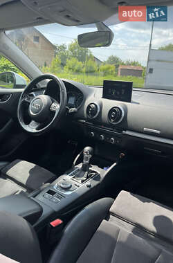 Хэтчбек Audi A3 2016 в 