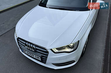 Хэтчбек Audi A3 2015 в 